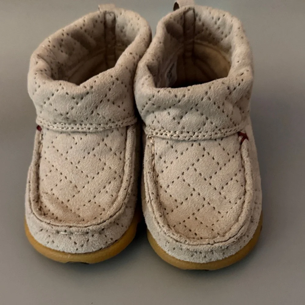 Twisted X Kids Quilted Moccasin Booties - Cream with Tan Sole Never Worn